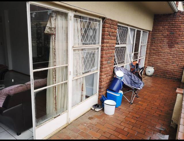 2 BEDROOM APARTMENT TO LET IN PIETERMARITZBURG CENTRAL